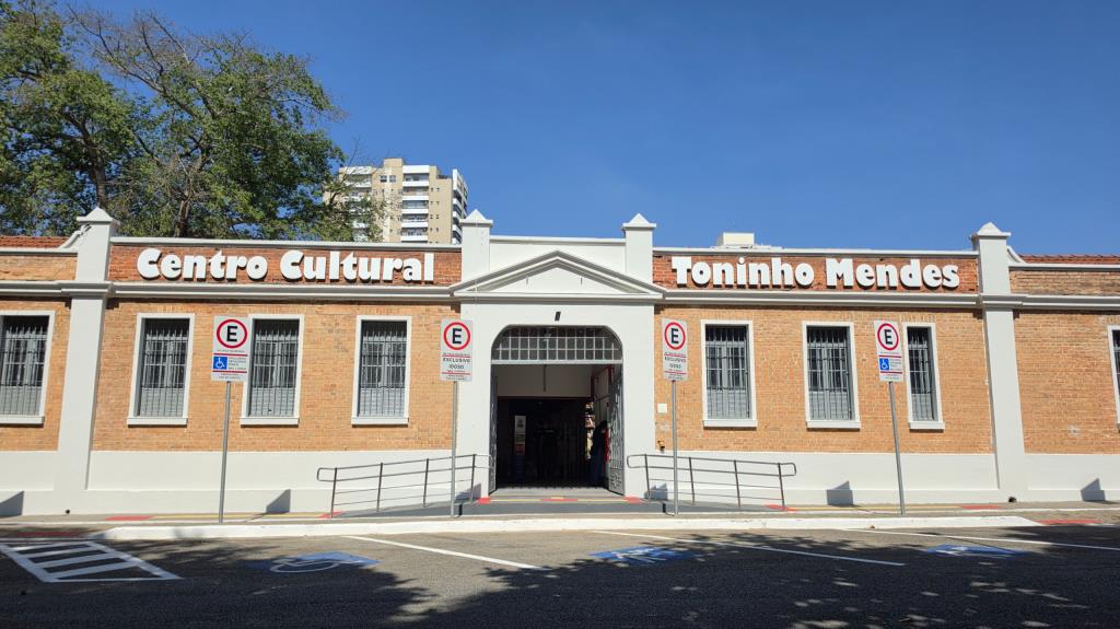 Café com Viola homenageia música caipira no Centro Cultural Toninho Mendes