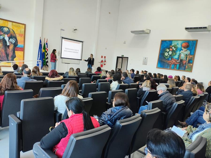 Prefeitura reúne educação, assistência social e Conselho Tutelar para discutir erradicação do trabalho infantil