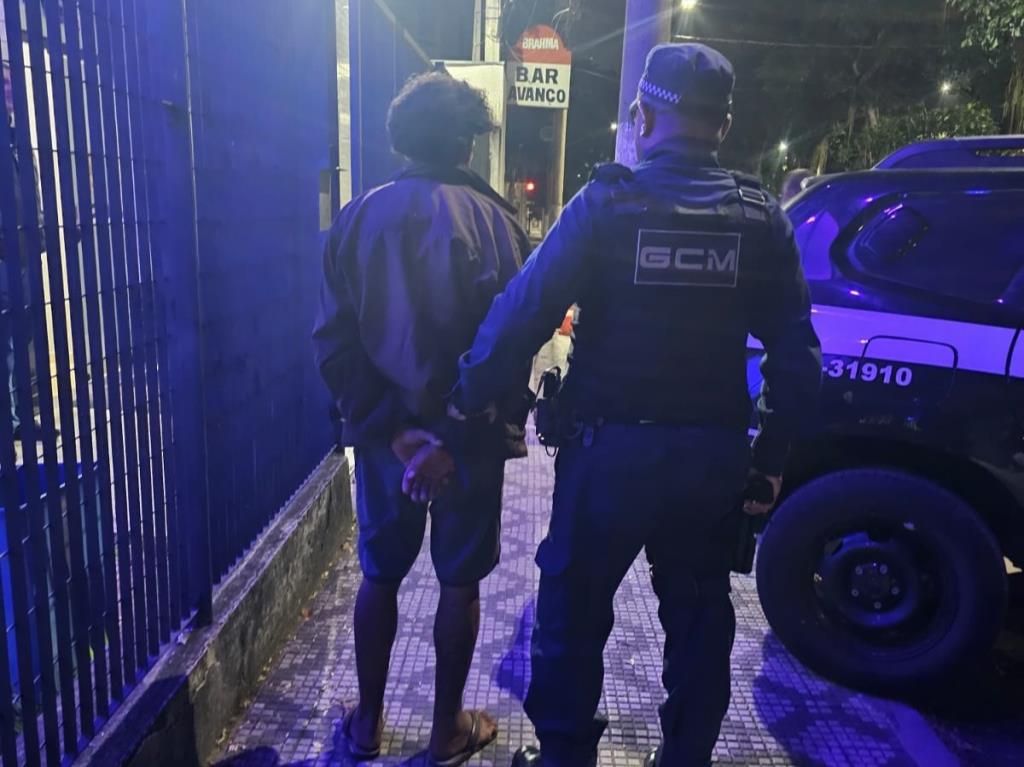 Guarda Civil prende procurado da Justiça durante patrulhamento da Operação Praça Segura