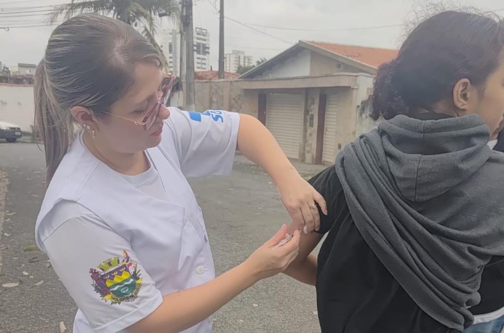 Prefeitura realiza busca ativa para vacinar crianças contra dengue no Gurilândia