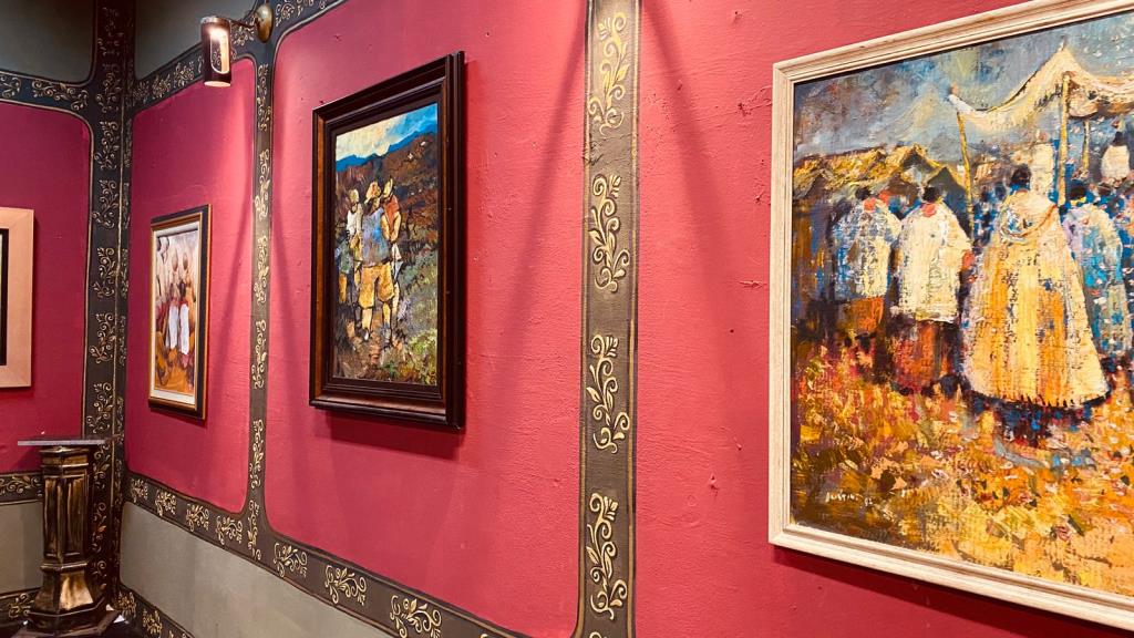 Centro Cultural recebe exposição em homenagem a Mestre Justino com obras e objetos pessoais do artista