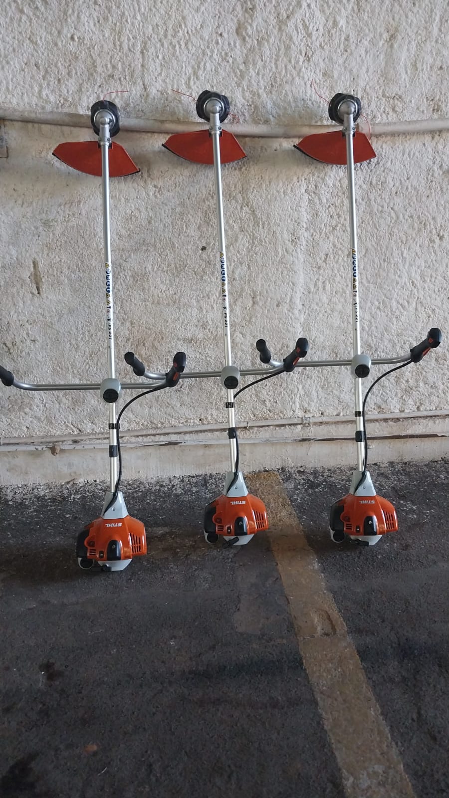 Prefeitura adquire três novas roçadeiras para melhorar manutenção das áreas públicas