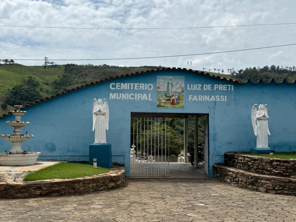 ATENÇÃO! Prefeitura realiza plantão para recadastramento de sepulturas no Cemitério Municipal