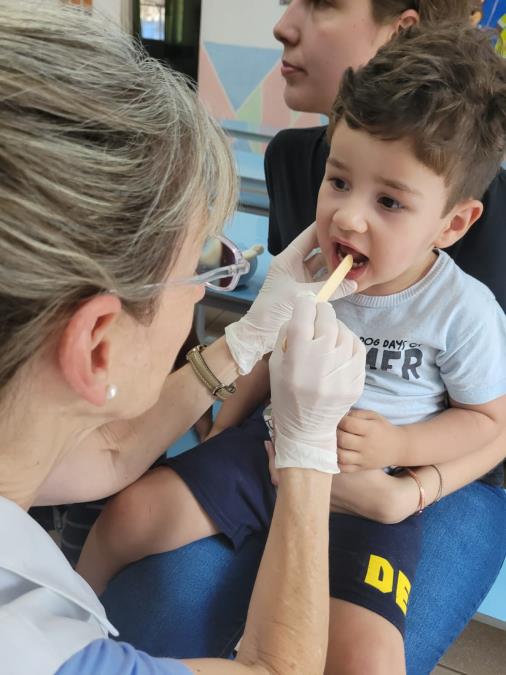 Prefeitura promove escovação supervisionada para alunos da rede municipal