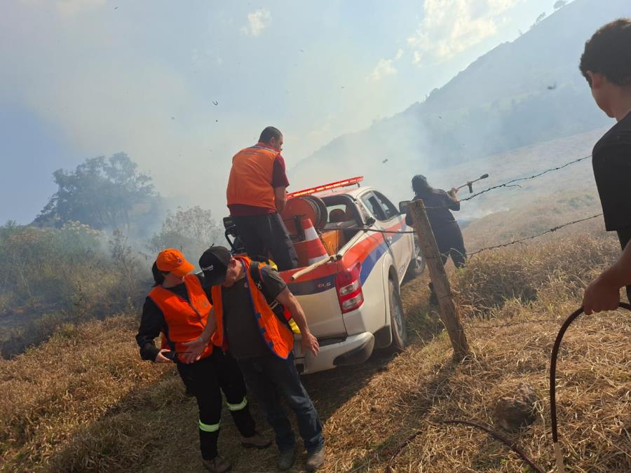 Incêndio atinge haras no bairro Furquilha e mobiliza equipes de emergência