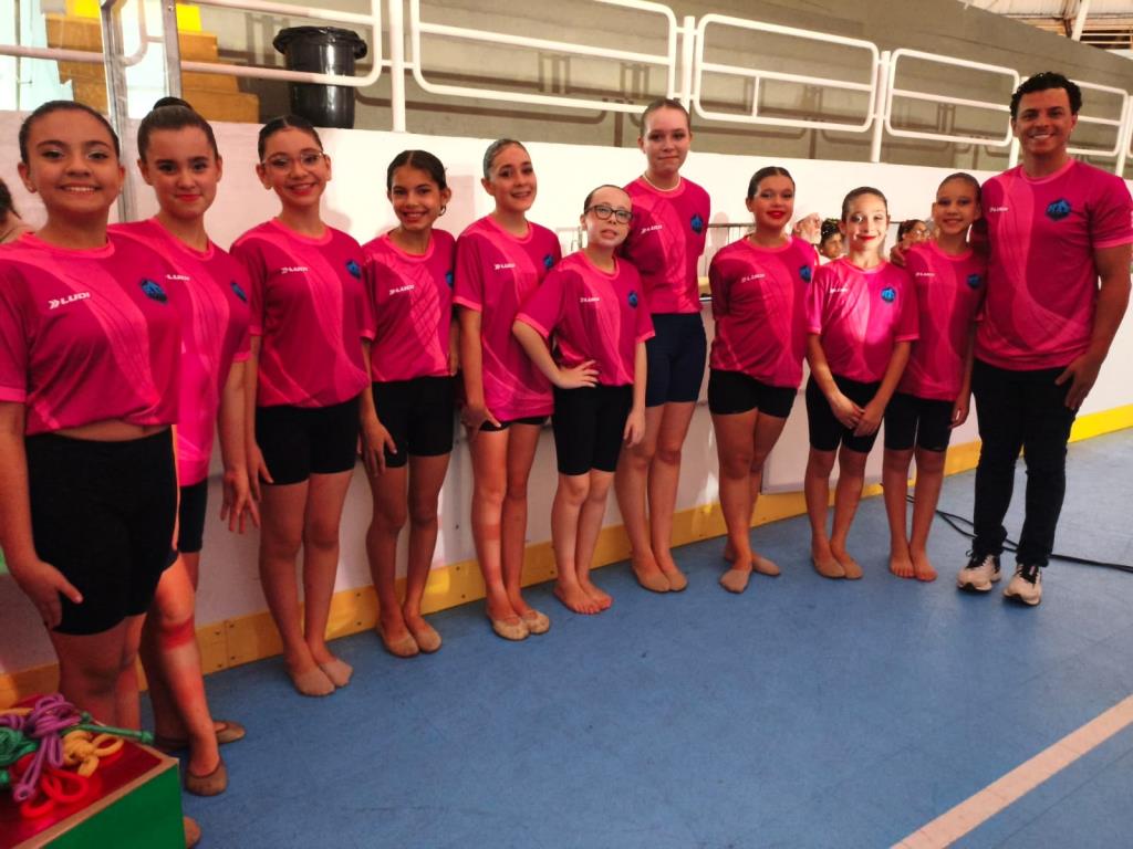 Equipe de Ginástica Rítmica de Monte Alegre do Sul participa de festival em Amparo