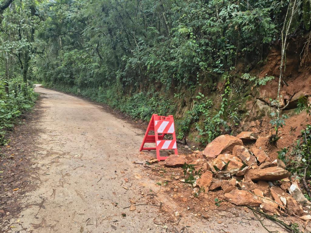 Chuvas provocam ocorrências em estradas e bairros de Monte Alegre do Sul