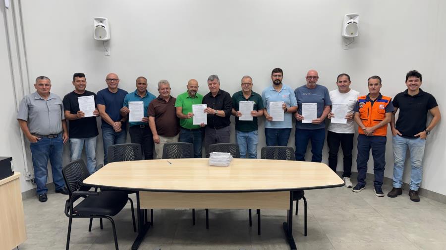 Prefeitura de Matão entrega certidões de regularização fundiária a proprietários de núcleos informais urbanos