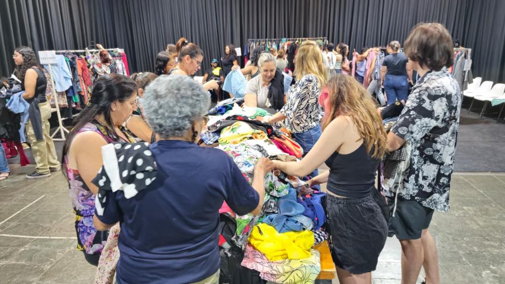 Fundo Social de Solidariedade realiza Bazar Solidário com peças a R$ 5,00