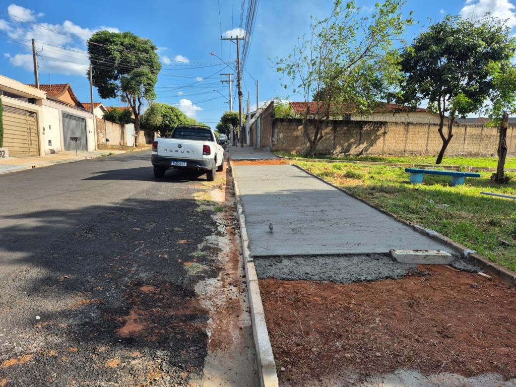 Matão investe em acessibilidade com construção de calçadas públicas