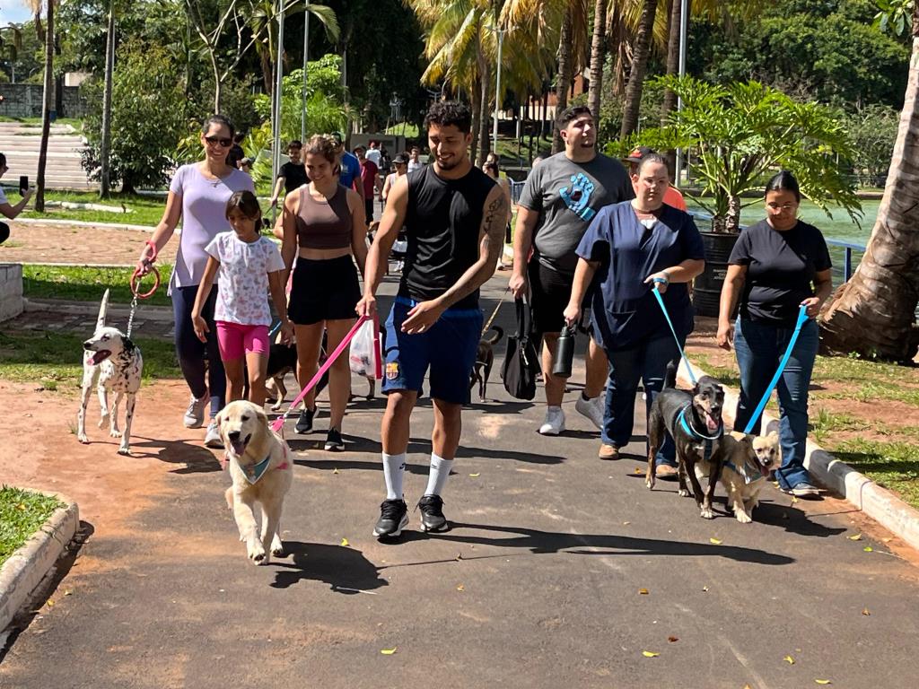 3ª edição da ‘Cãominhada’ é realizada no Parque Ecológico