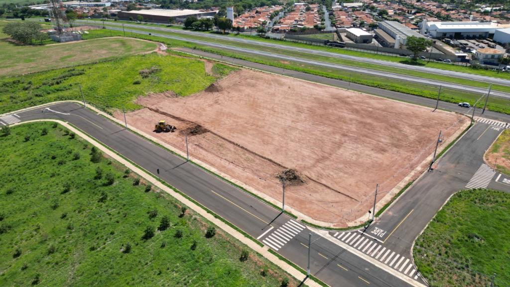 Prefeito Cido Ferrari assina ordem de serviço para implantação de usina de energia fotovoltaica