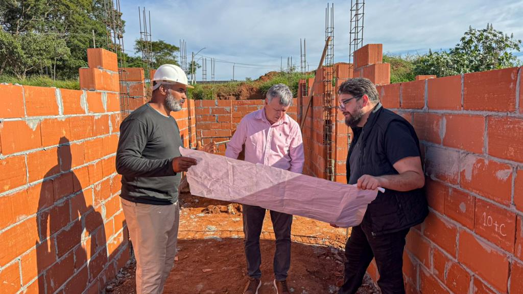 Prefeito Cido Ferrari acompanha avanço das obras da nova creche no Portal Terra da Saudade