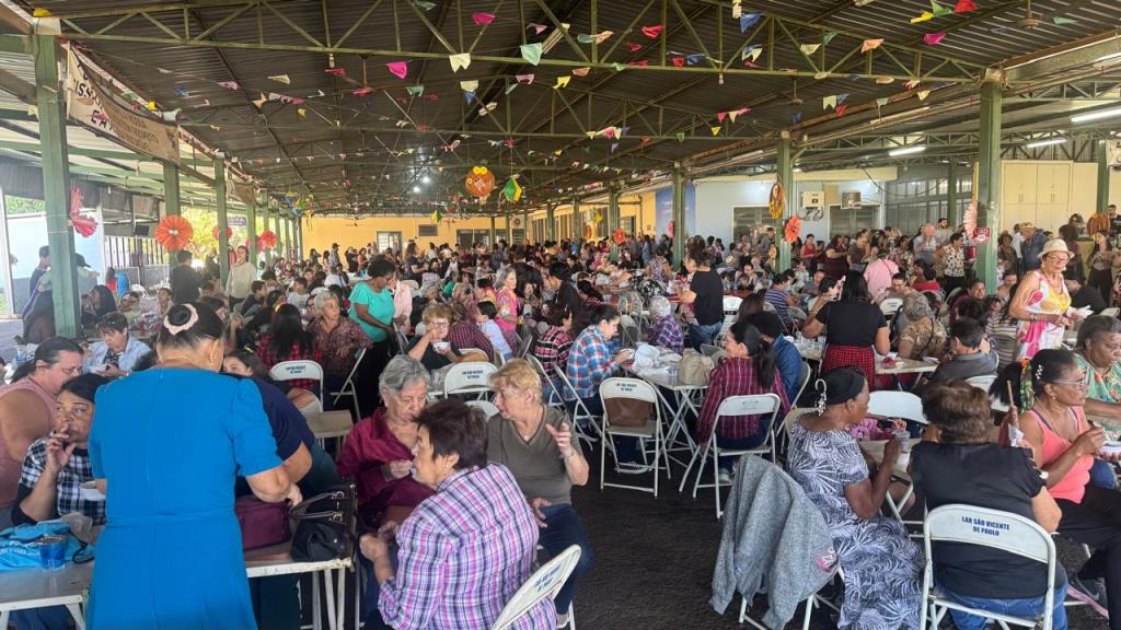 ‘Arraiá Unificado’ celebra integração geracional no Lar São Vicente de Paulo