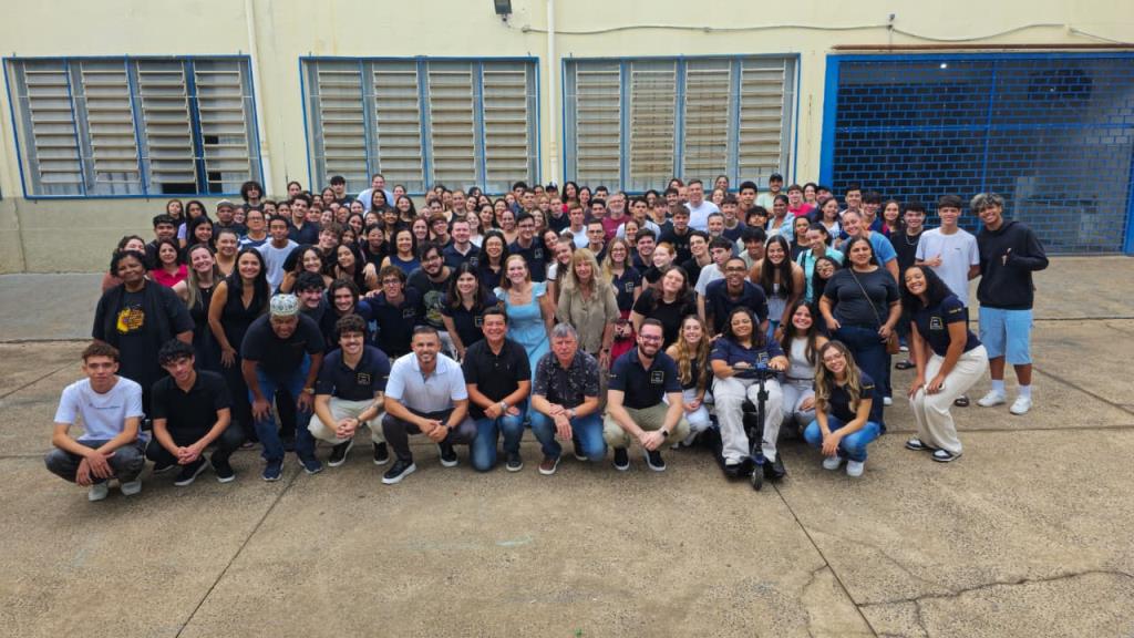 Prefeito Cido Ferrari participa de aula inaugural do Pro-Estudar