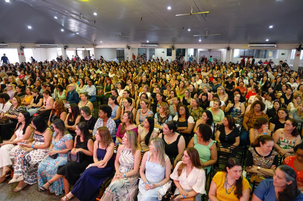 Educadores da Rede Municipal participaram de formação sobre Educação Antirracista