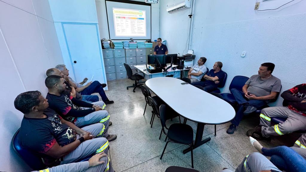 Prefeitura capacita servidores da elétrica e investe em EPIs para evitar acidentes