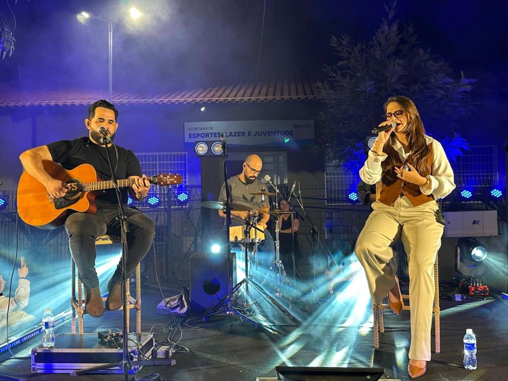 "Sexta-Básica" animou o final de semana com música e muita dança