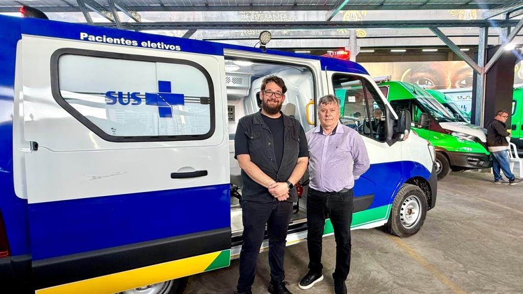 Matão recebe nova ambulância para reforçar atendimento à população