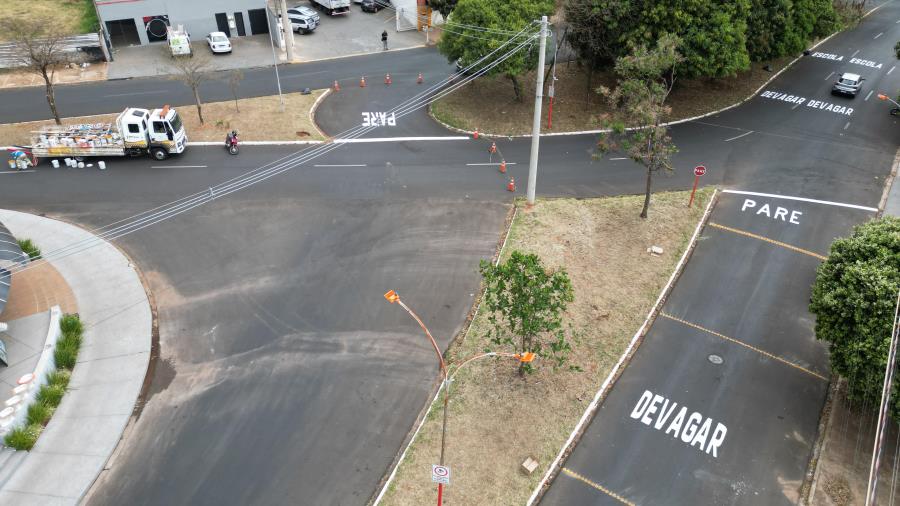 Av. Padre Nelson está parcialmente interditada para instalação de novos dispositivos e sinalização