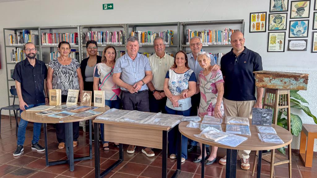 Município entrega itens da Cápsula do tempo para família ‘Azor Silveira Leite’