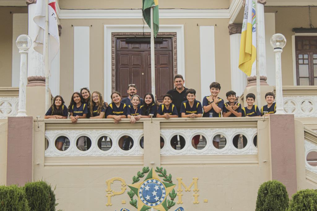 😍 ALUNOS DO OBJETIVO MARANATHA VISITAM O PRÉDIO HISTÓRICO DA CÂMARA!
