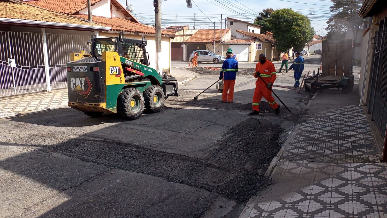 Prefeitura segue com ação de manutenção de vias em pontos da cidade