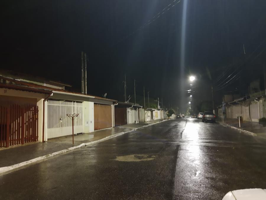 Prefeitura segue com serviço de implantação de lâmpadas de LED em bairros de Caçapava