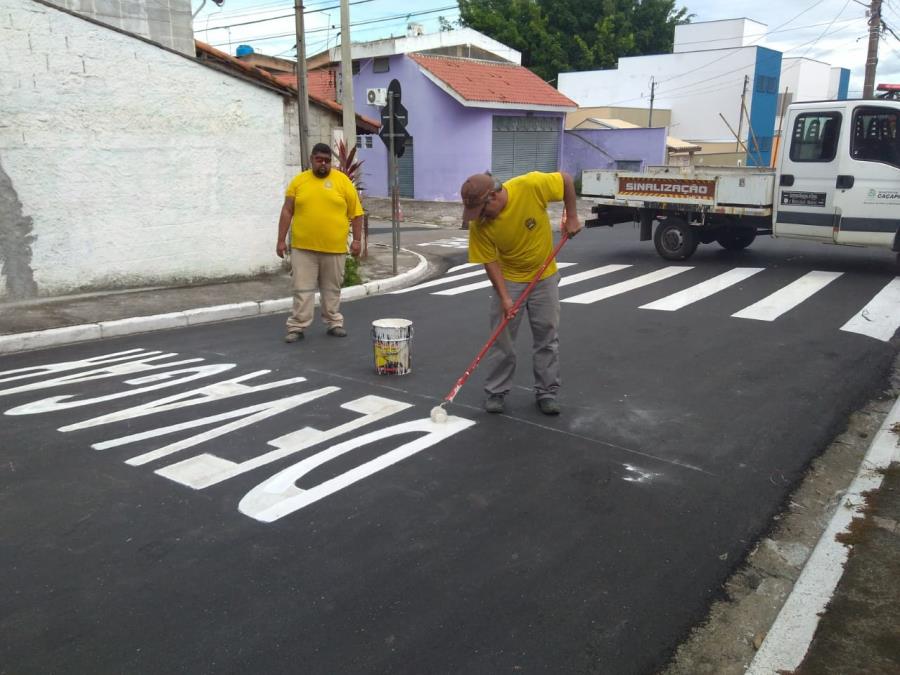 Prefeitura executa sinalização viária na Cel. João Moreira da Costa