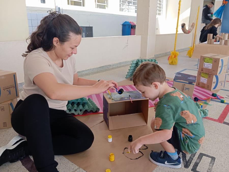 EMEIPI Márcia Aparecida Faria promove o evento "Colorindo a Vida em Família"