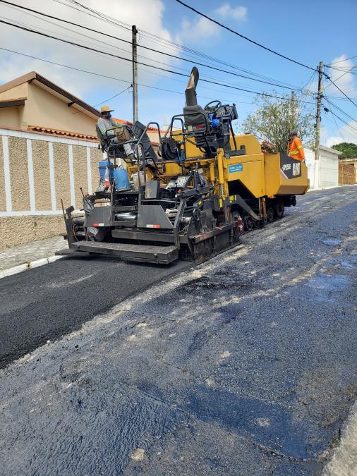 Rua melhor realiza serviço de recapeamento no bairro Vila Santa Isabel