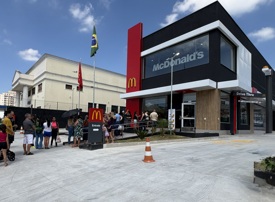 McDonald’s e Fundo Social de Caçapava fazem parceria para doação de 200 lanches para alunos da rede municipal