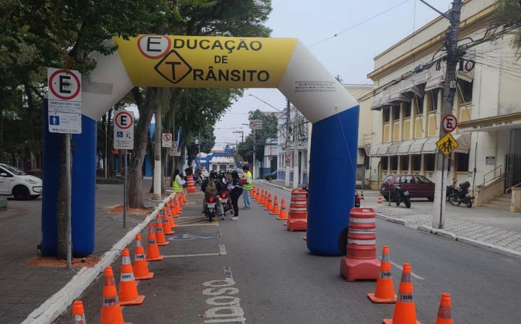 Caçapava promove ação educativa no Dia Nacional do Motociclista para conscientizar sobre segurança no trânsito