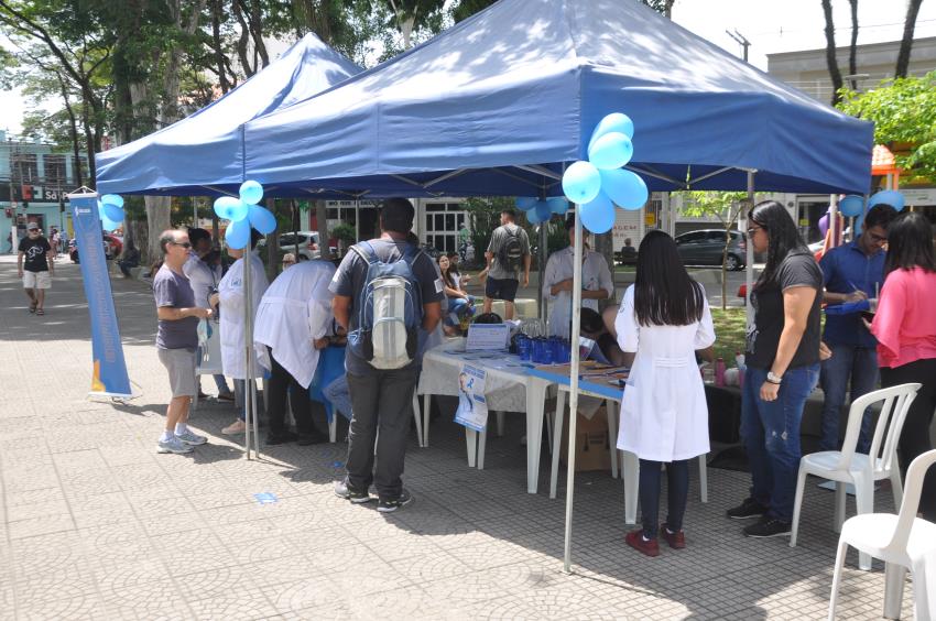 Campanha Novembro Azul tem ação na Praça da Bandeira