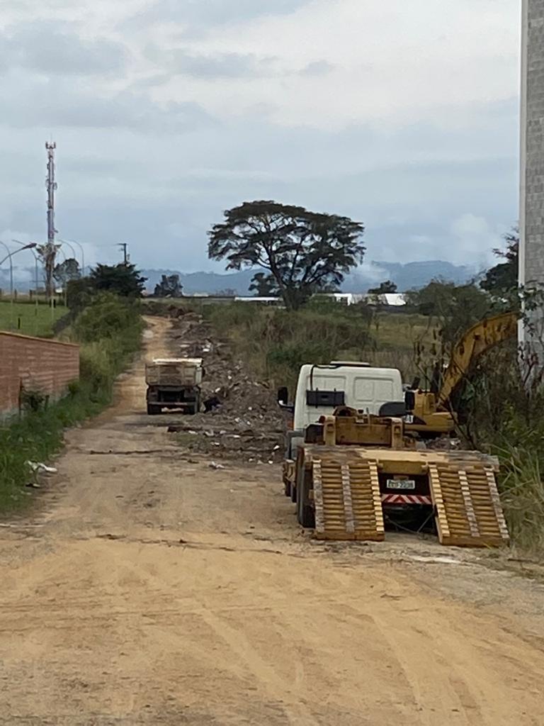 Avenida da Vila Galvão recebe limpeza