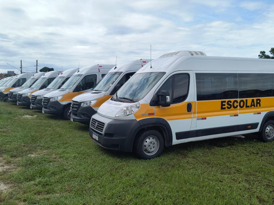 Caçapava recebe 36 veículos novos que serão utilizados no transporte escolar da rede