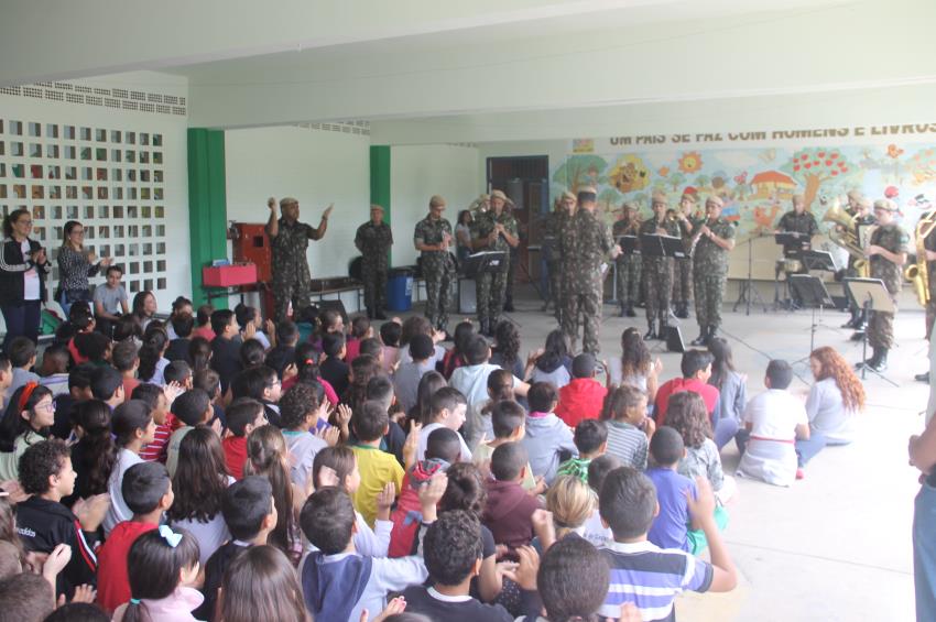 “Pátria na Escola” tem encerramento do ano na EMEF Eliel