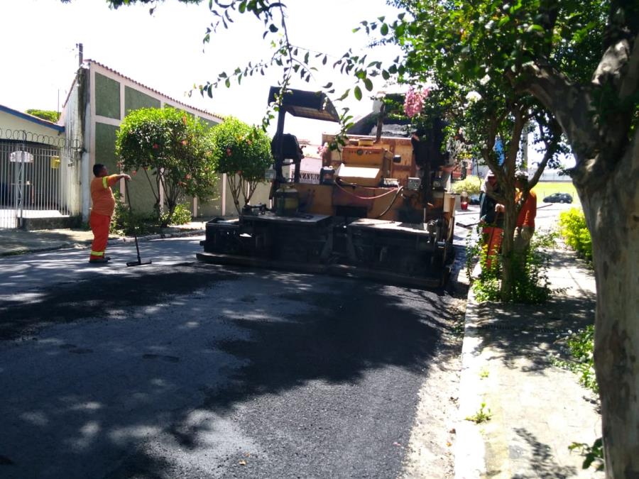 Duas novas vias recebem pavimentação em Caçapava no final de semana
