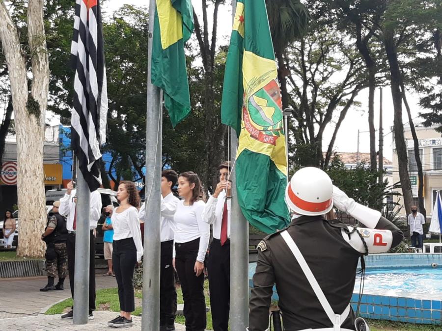 Desfile de 14 de Abril foi ponto alto na comemoração de aniversário de Caçapava