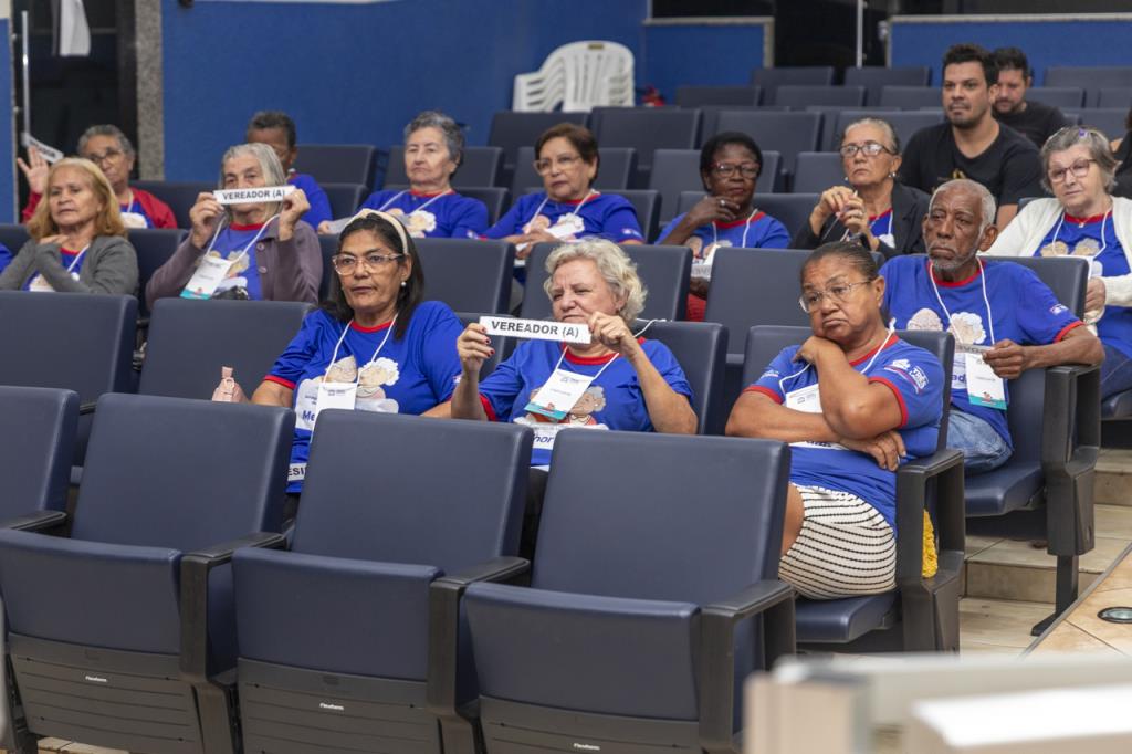 Câmara recebe grupos de idosos do CRAS e SCFVI na Visita Guiada