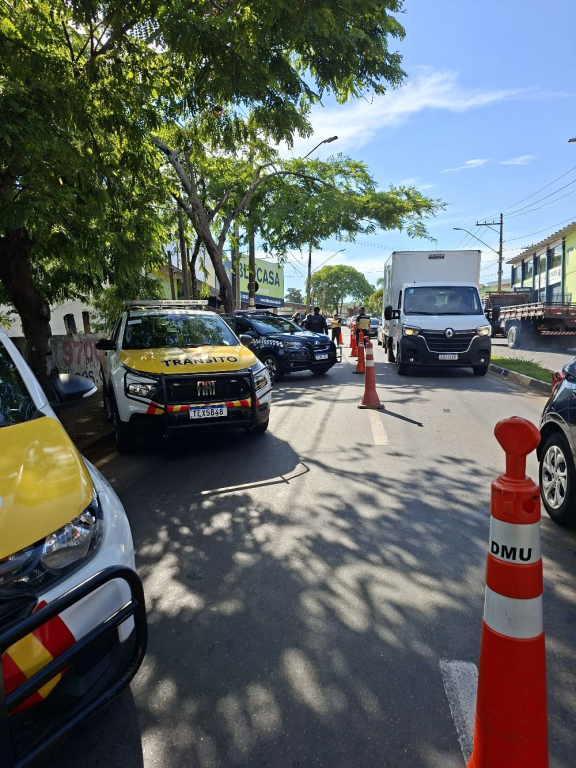 AÇÕES PREVENTIVAS DE TRÂNSITO SÃO REALIZADAS PELA GCM E DMU EM PONTOS ESTRATÉGICOS DE TATUÍ