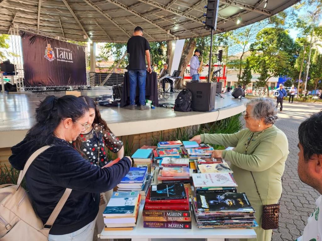 LEITURA COMPARTILHADA É DESTAQUE EM AÇÃO CULTURAL PROMOVIDA PELA BIBLIOTECA MUNICIPAL “BRIGADEIRO JORDÃO”