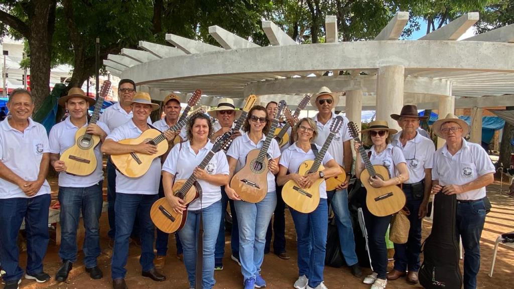 TRADIÇÃO DA VIOLA CAIPIRA MARCA APRESENTAÇÃO DO GRUPO “ALMA CABOCLA” NO “MÚSICA NA PRAÇA”