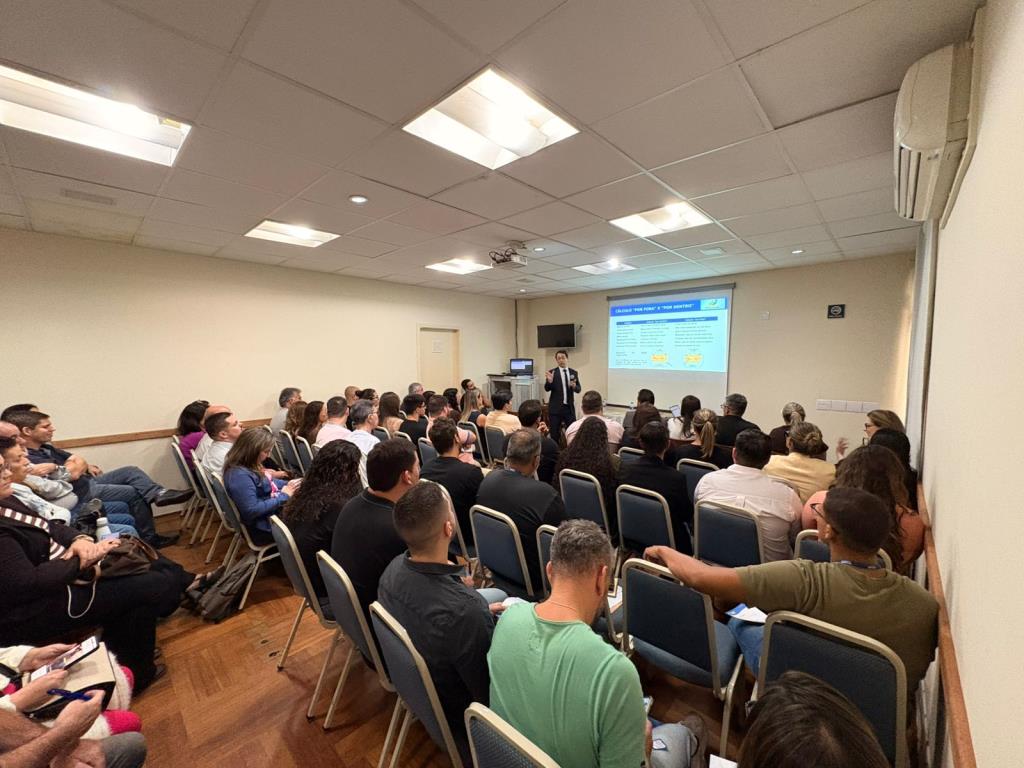SERVIDORES MUNICIPAIS PARTICIPAM DE CAPACITAÇÃO SOBRE A REFORMA TRIBUTÁRIA
