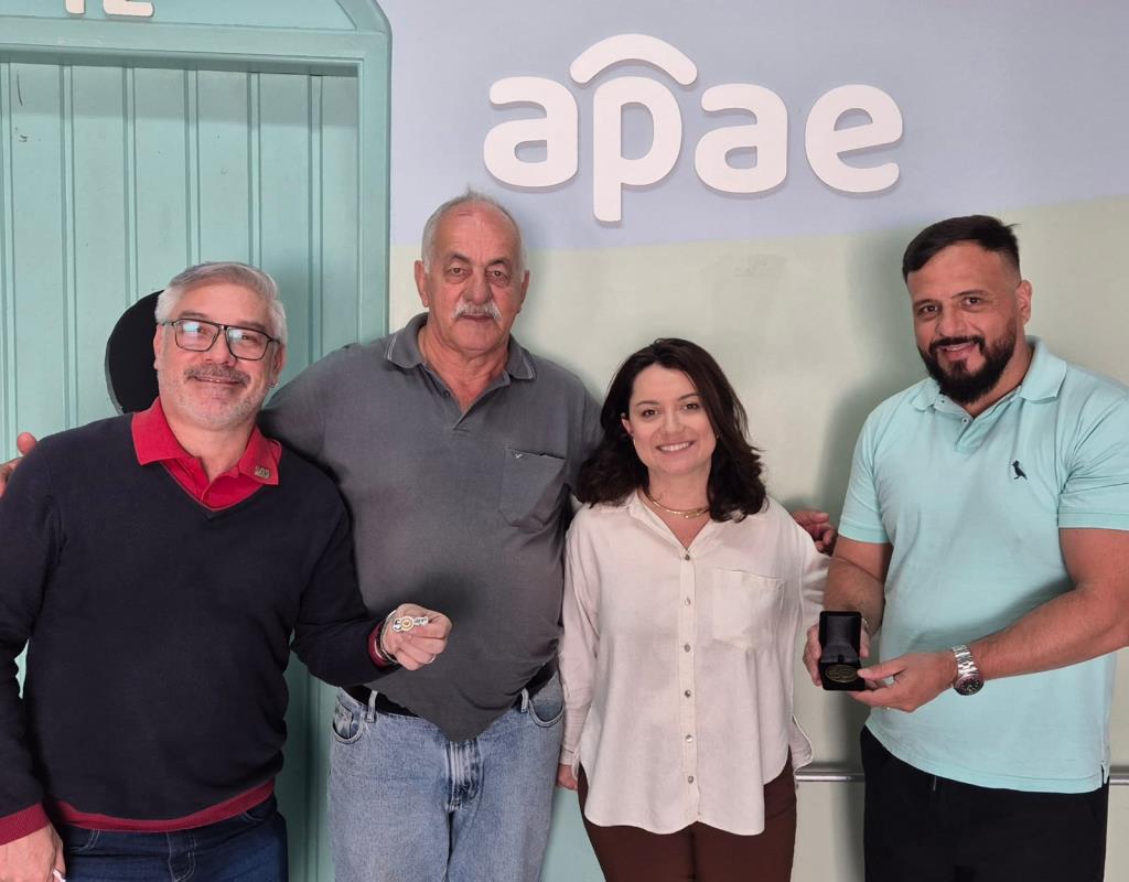MUSEU HISTÓRICO “PAULO SETÚBAL” INCORPORA MEDALHA E PIN COMEMORATIVOS DOS 50 ANOS DA APAE DE TATUÍ AO ACERVO PERMANENTE