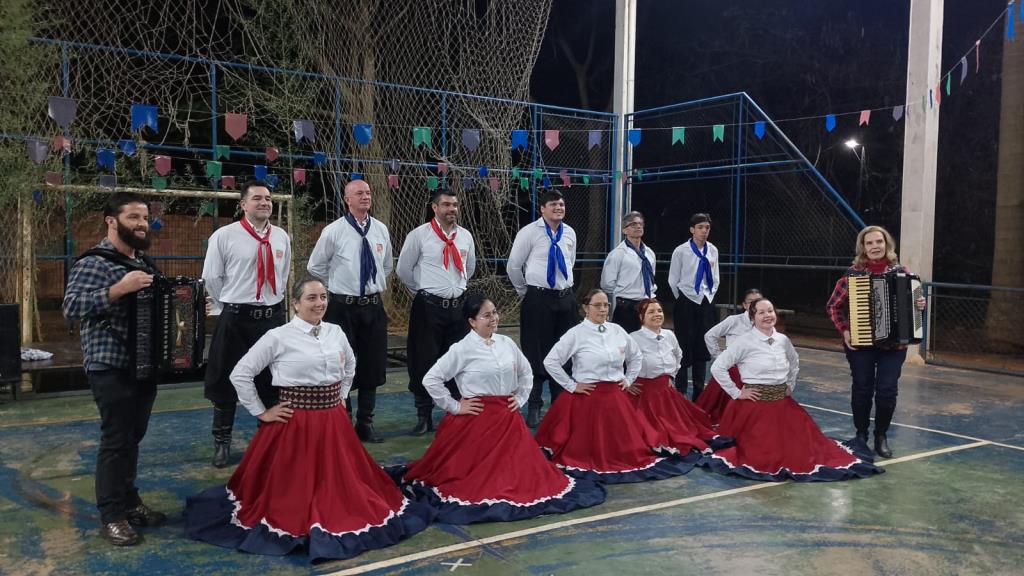 MAIS DE 600 PESSOAS PARTICIPAM DA FESTA JUNINA DO CEU DAS ARTES