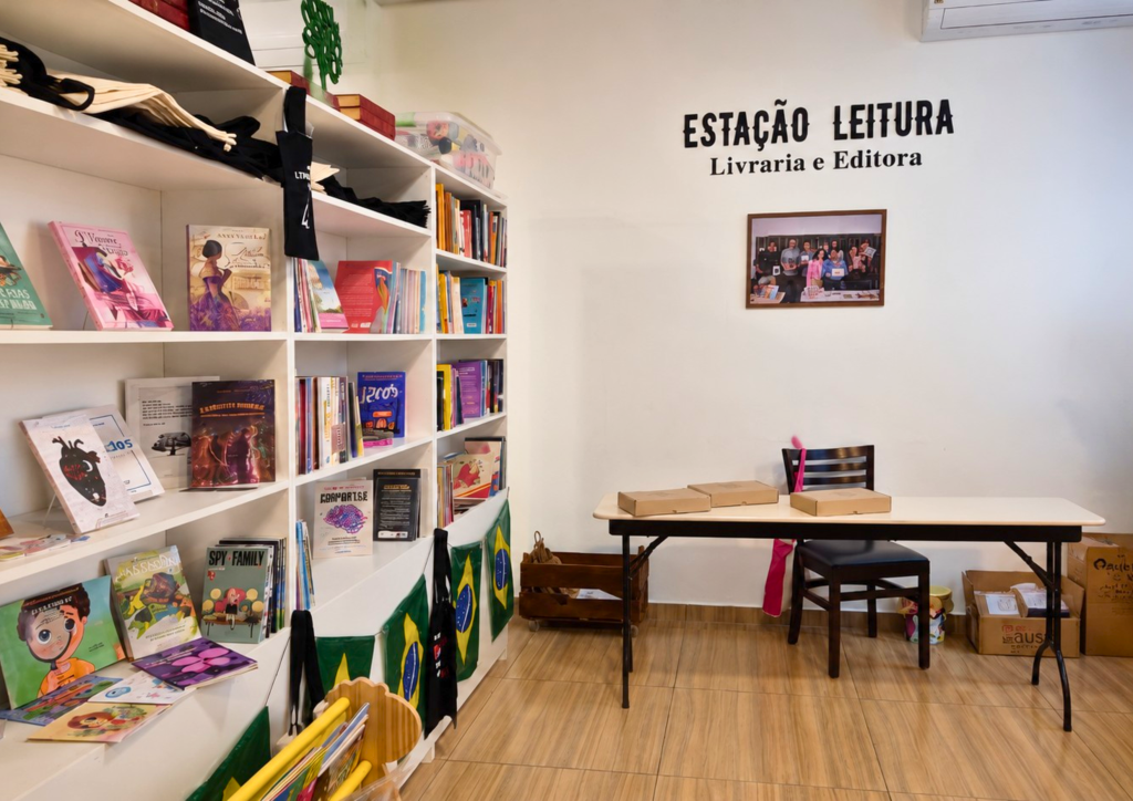 CELEBRAÇÃO DOS 2 ANOS DA LIVRARIA ESTAÇÃO LEITURA TERÁ EVENTO GRATUITO DEDICADO À LITERATURA TATUIANA