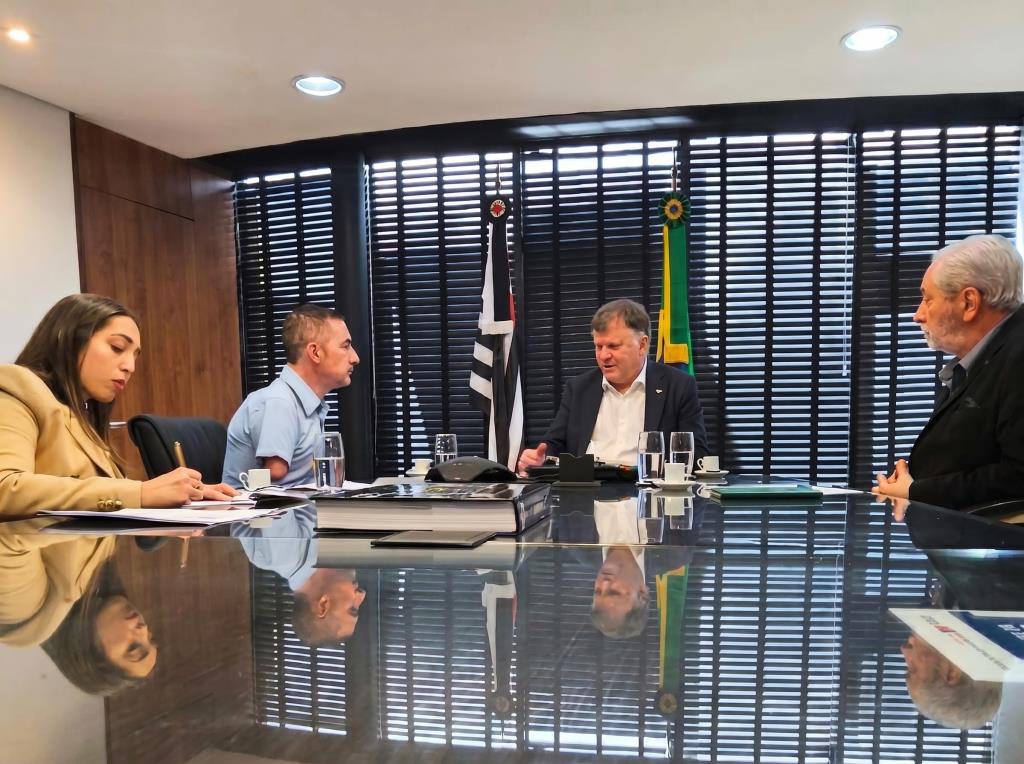 TATUÍ FORMALIZA CONVÊNIOS QUE AMPLIAM POLÍTICAS DE INCLUSÃO E ACESSIBILIDADE