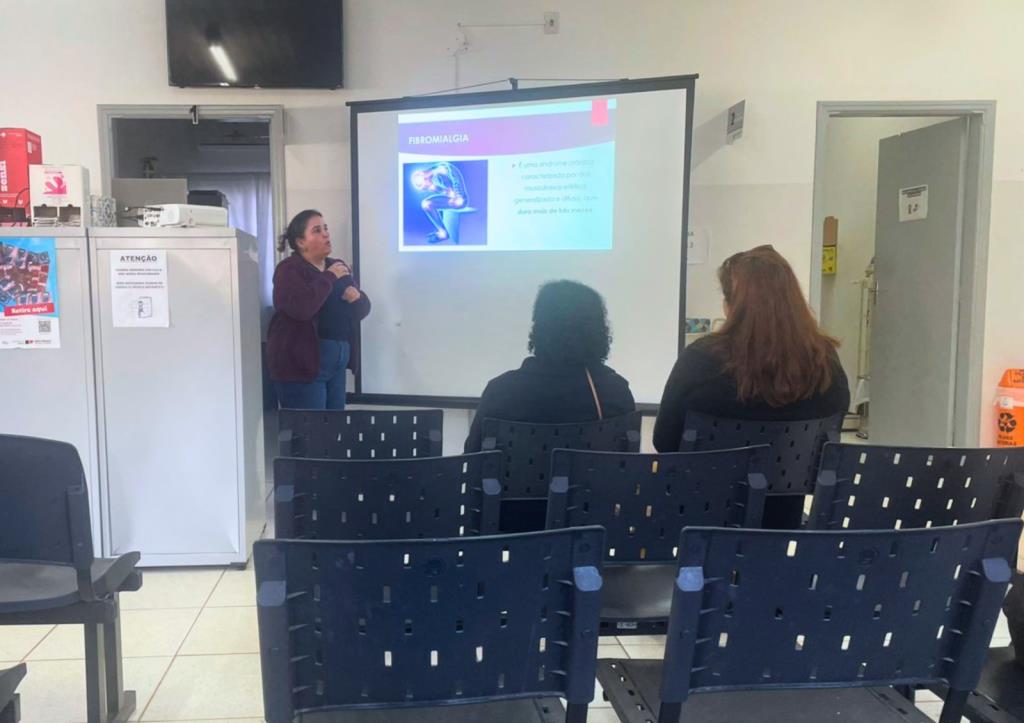 MAIO ROXO REFORÇA CONSCIENTIZAÇÃO SOBRE A FIBROMIALGIA NAS UNIDADES DE SAÚDE DO MUNICÍPIO