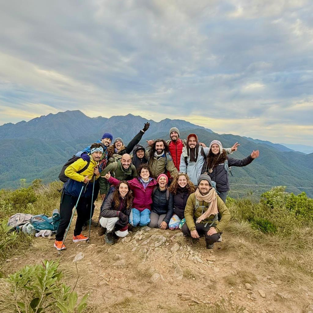 Teresópolis leva o turismo de montanha às alturas em ação de highline no Escalavrad